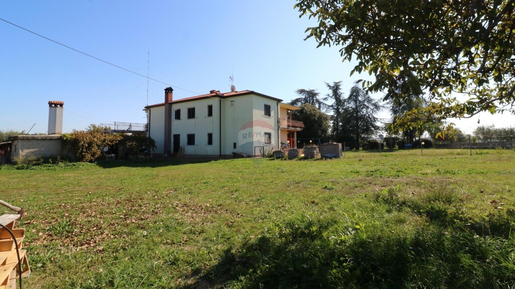 Image 5490487 - 8