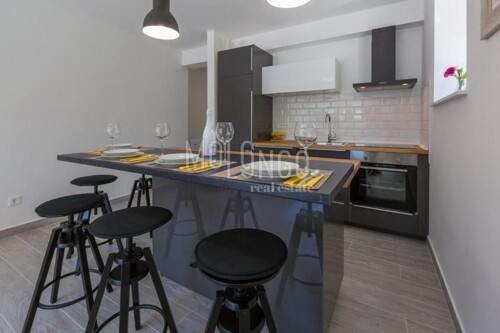 Thumbnail 5498421 - 8