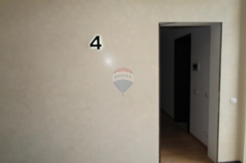 Thumbnail 5498602 - 2