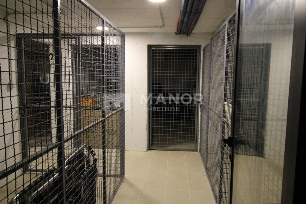 Image 5499225 - 24