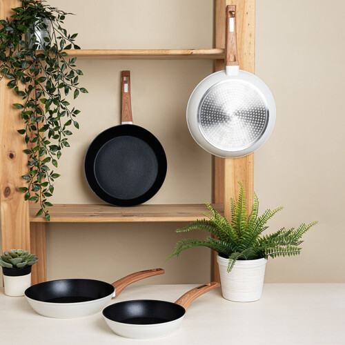 Tava sa slojem protiv lijepljenja Quid Cocco Kovani Aluminij 18 cm - NOVO