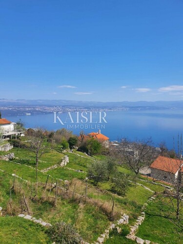 Opatija, Lovran - Kuća sa pogledom na more, sa tri stana 300