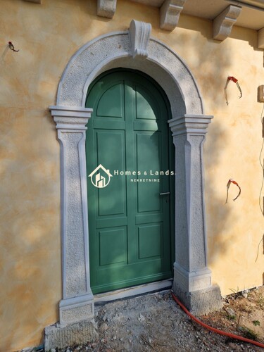 Thumbnail 5526517 - 4