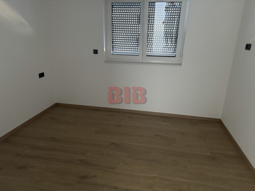 Thumbnail 5531106 - 12