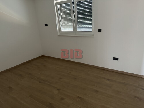 Thumbnail 5531106 - 11