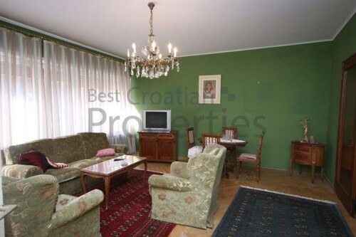 CENTAR - Ilica, LIJEP GRAĐANSKI 4.5 SOB STAN ARMIRANO BETONSKOJ ZGRADI