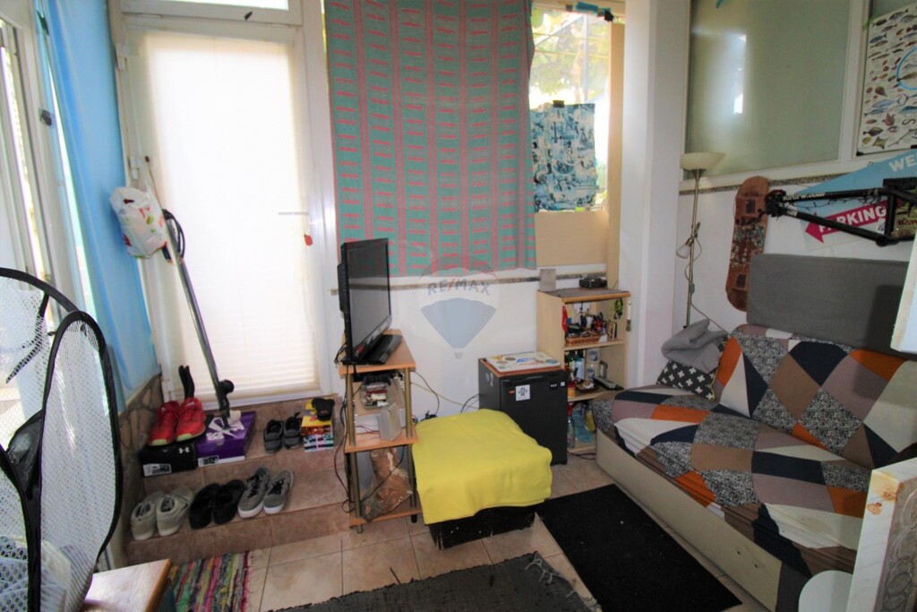Image 5541813 - 9