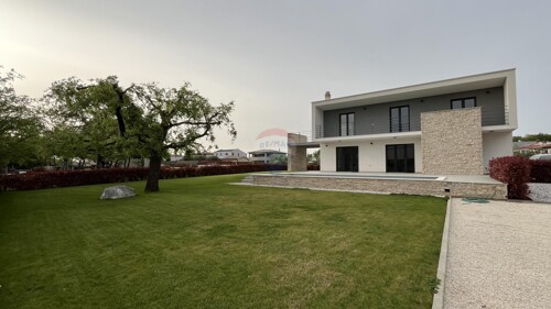 Thumbnail 5550227 - 5