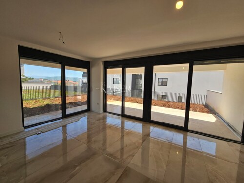 Krk - apartman 75m2 u prizemlju, sa okućnicom