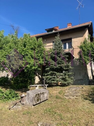 Kustošija, samostojeća kuća 250m2,parcela 866m2
