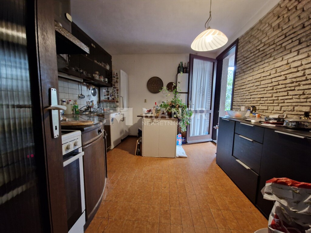 Image 5581120 - 4
