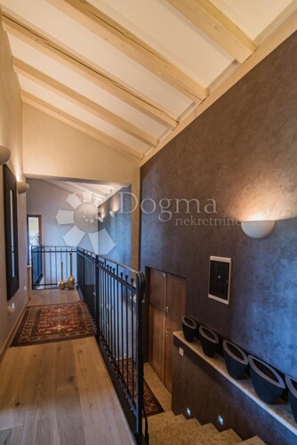 Thumbnail 5582937 - 12