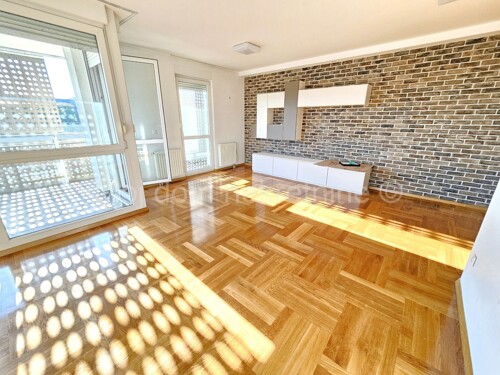 Odra, O2 naselje, lijep 6soban stan sa loggiom, 2kat, PM, 123,23m2