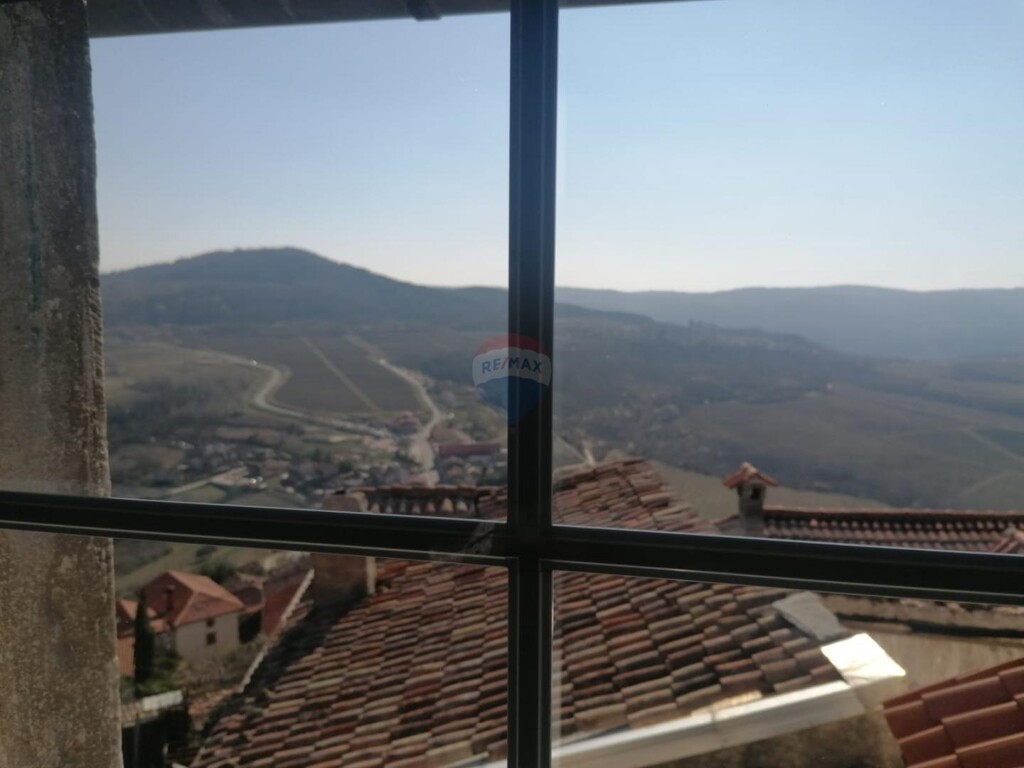 Image 5584301 - 10