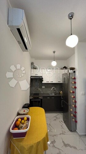 Thumbnail 5586727 - 8