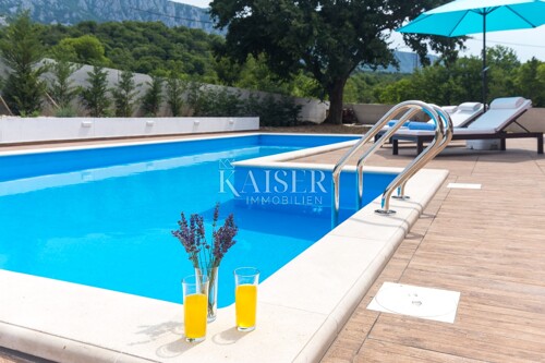 Tribalj - villa s bazenom