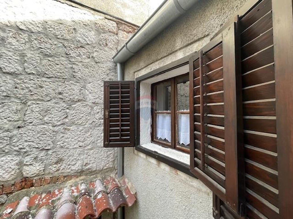 Image 5589743 - 9