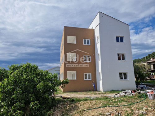 Thumbnail 5596602 - 9
