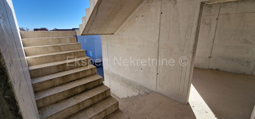 Image 5598784 - 13