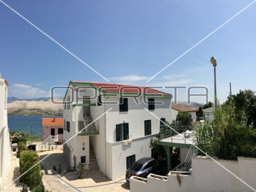 Izvanredna investicija u blizini grada Paga, 8 apartmana, 420 m2 stambenog pr...