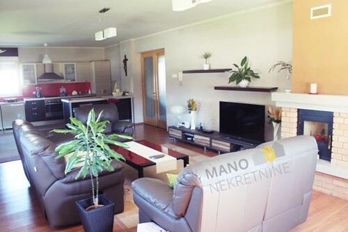 Stan: Zagreb (Odra), 136.00 m2 (prodaja)