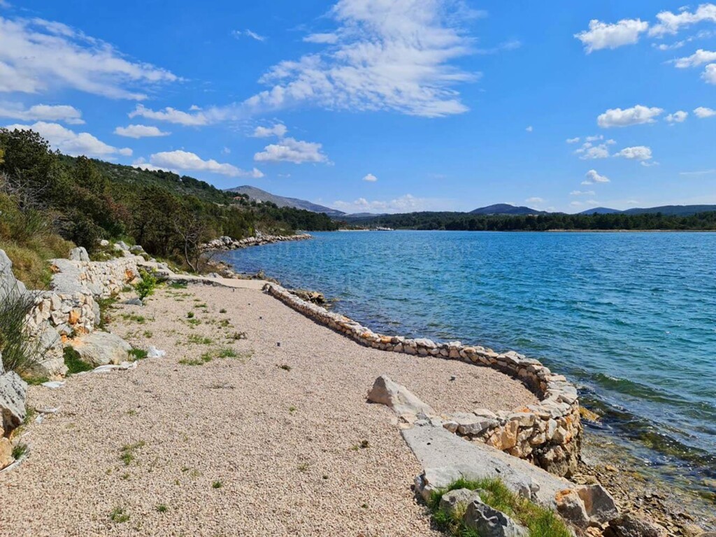 Image 5614811 - 2