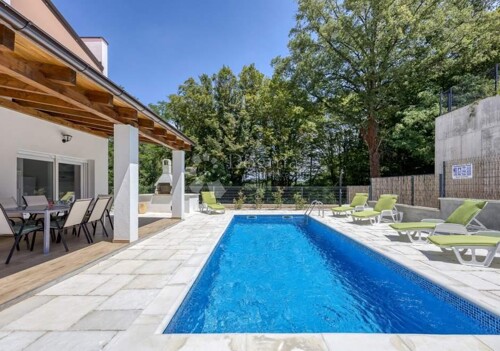 Thumbnail 5622126 - 2