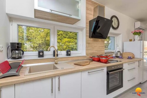 Thumbnail 5622126 - 4