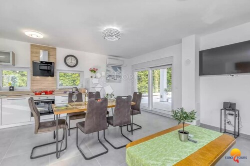 Thumbnail 5622126 - 7