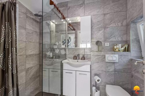 Thumbnail 5622126 - 13