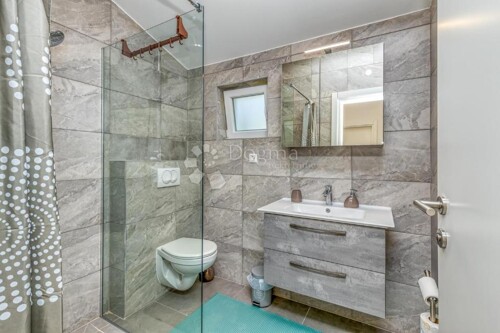 Thumbnail 5622126 - 9