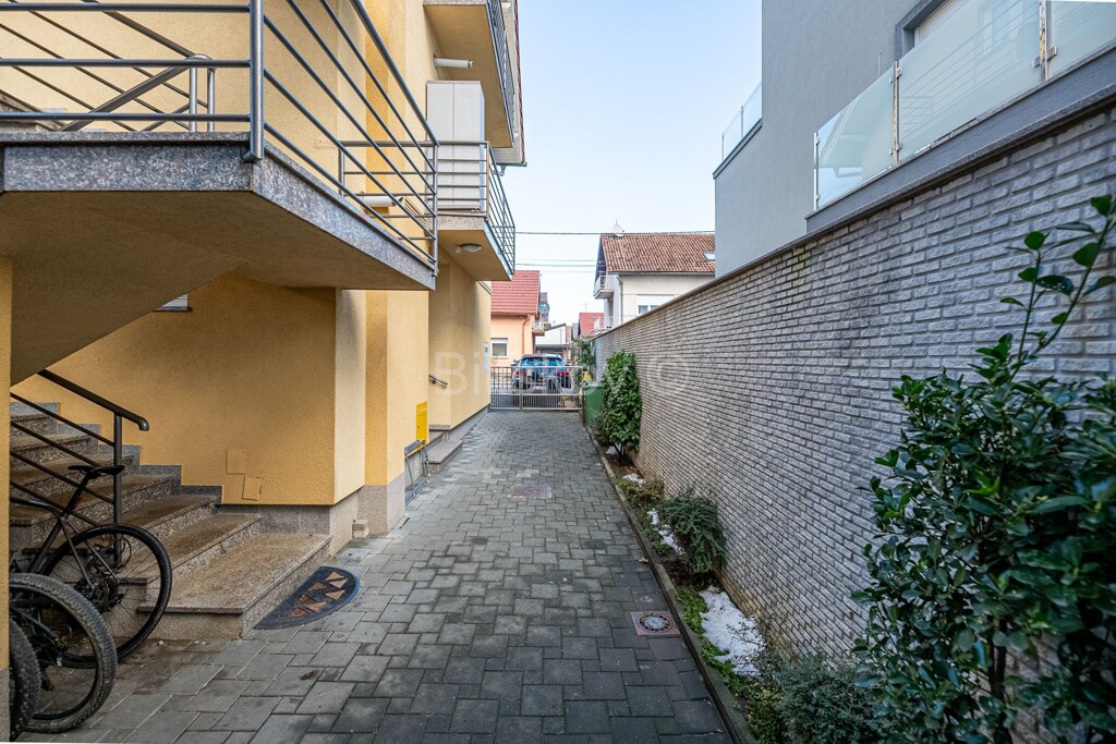 Image 5622242 - 15