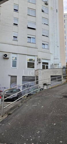 PODMURVICE POSLOVNI PROSTOR 184m2