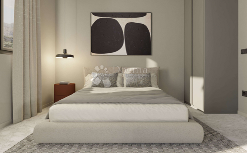 Thumbnail 5728305 - 7