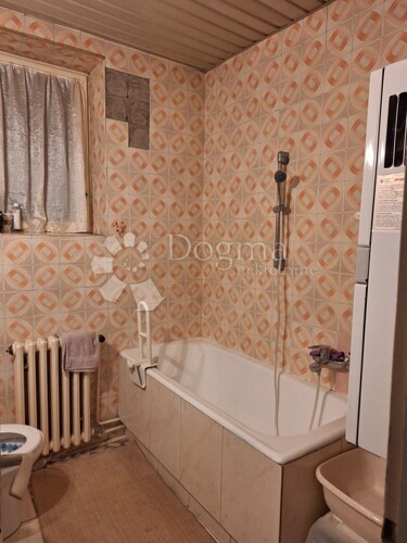 Thumbnail 5738993 - 11