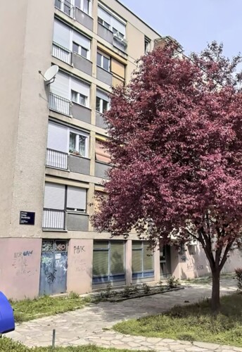 Knežija - ulični poslovni prostor u prizemlju za više namjena - 60 m2
