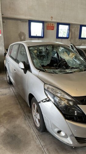 Renault Scenic 3, 7 siceva, 2012.god., u dijelovima prodajem