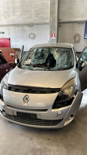 Renault Scenic 3, 7 siceva, 2012.god., u dijelovima prodajem