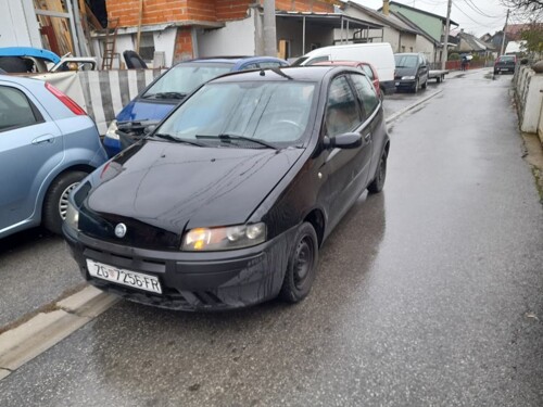 Fiat Punto 1.2 8V u dijelovima prodajem, 2003.godina