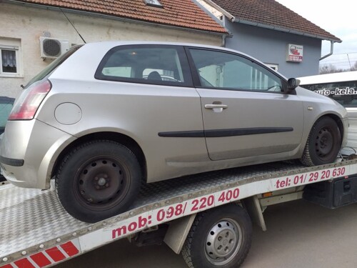Stilo dijelovi, Fiat Stilo 1.6 16V u dijelovima prodajem