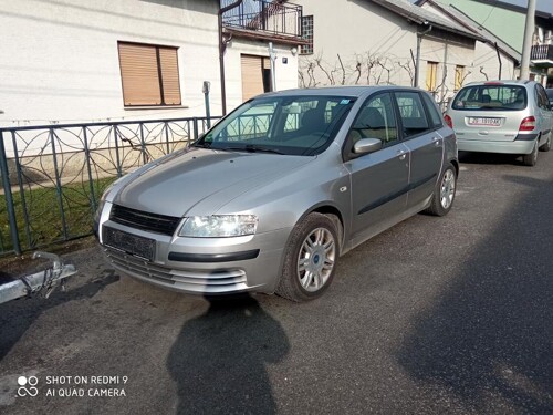 Fiat Stilo 1.8 16V u dijelovima prodajem
