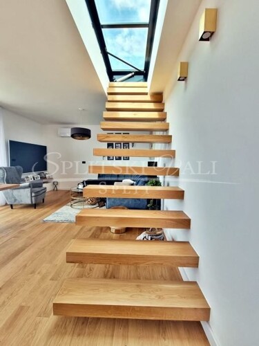 Thumbnail 5741170 - 5