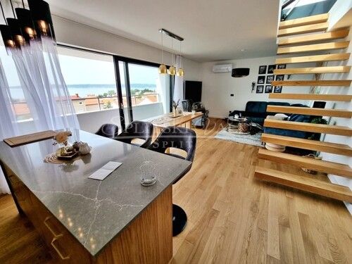 Thumbnail 5741170 - 12