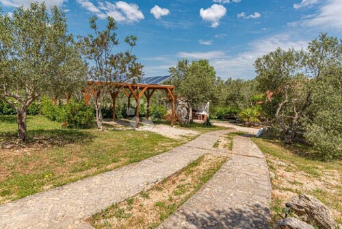 Thumbnail 5742439 - 19