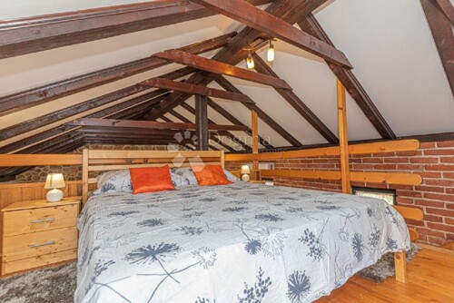 Thumbnail 5742439 - 13