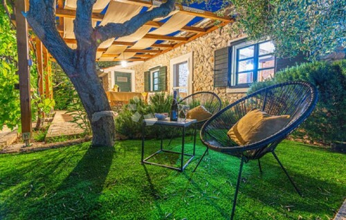 Thumbnail 5742439 - 8