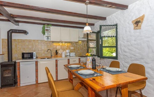 Thumbnail 5742439 - 9