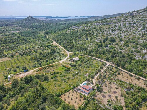 Thumbnail 5742439 - 17