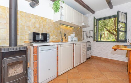 Thumbnail 5742439 - 11