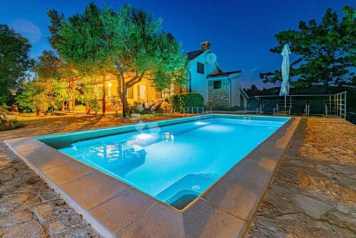 Thumbnail 5742439 - 3